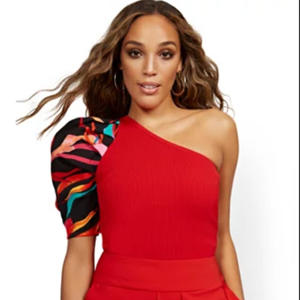 One shoulder top